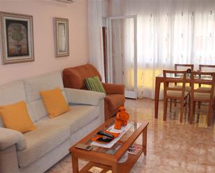 Sala d'estar de Apartament de lloguer en Cambrils amb Aire condicionat i Balcó