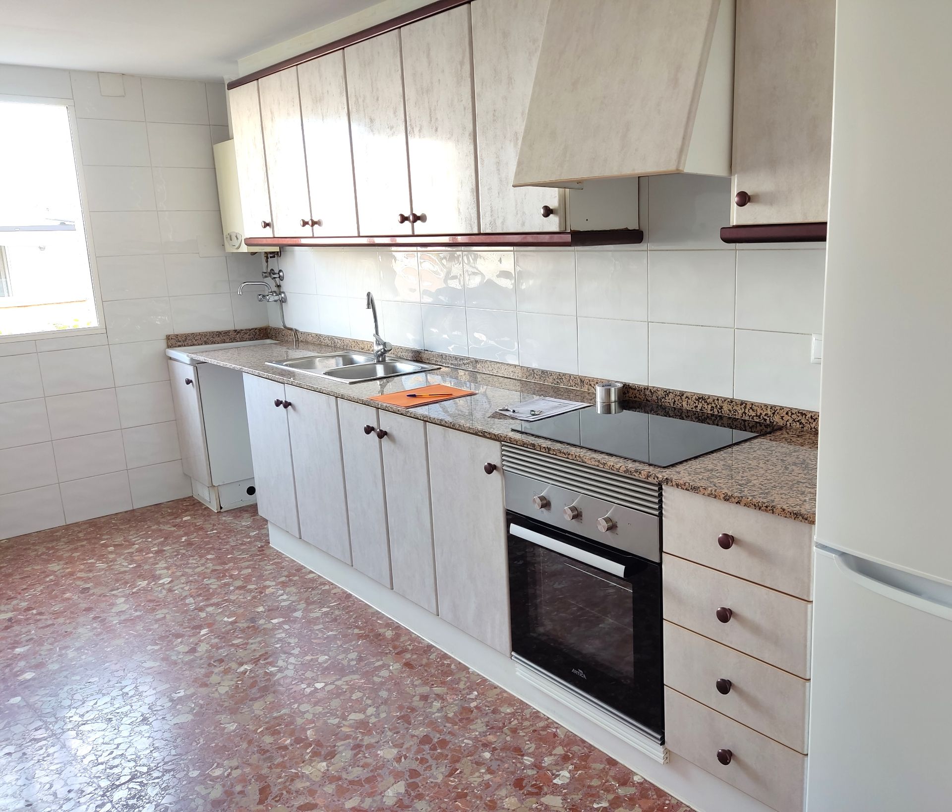 Cuina de Pis de lloguer en Gandia amb Aire condicionat, Calefacció i Forn