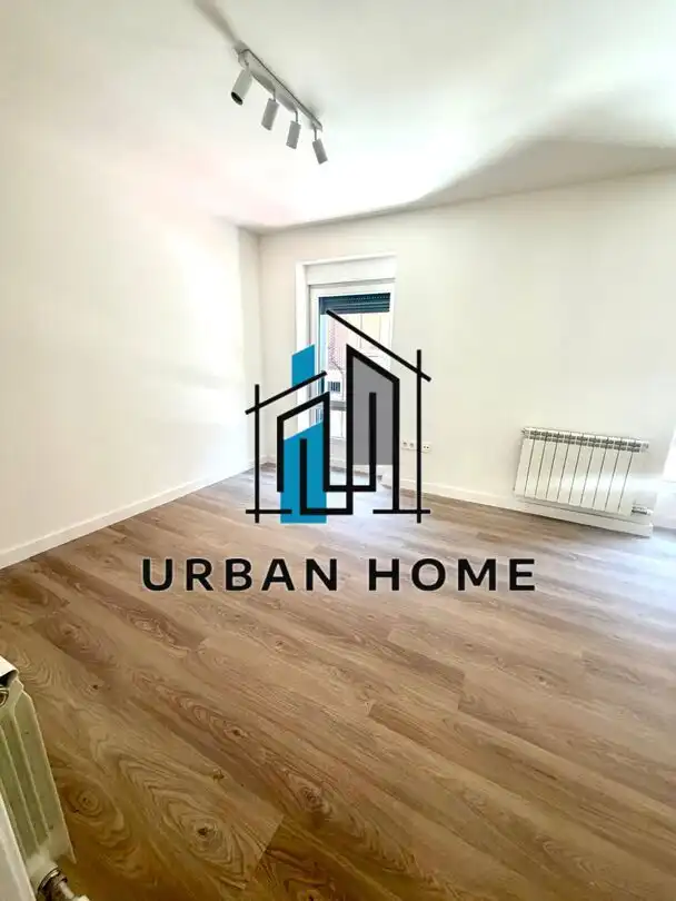 Exterior view of Flat for sale in León Capital   with Heating, Parquet flooring and Storage room