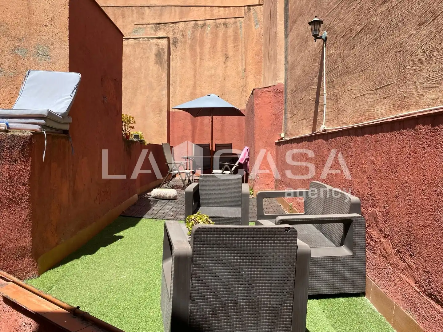 Terrace of Houses for sale in Badalona  with Terrace, Furnished and Oven