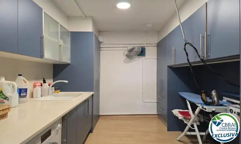 Cuina de Casa o xalet en venda en La Jonquera amb Aire condicionat, Calefacció i Jardí privat