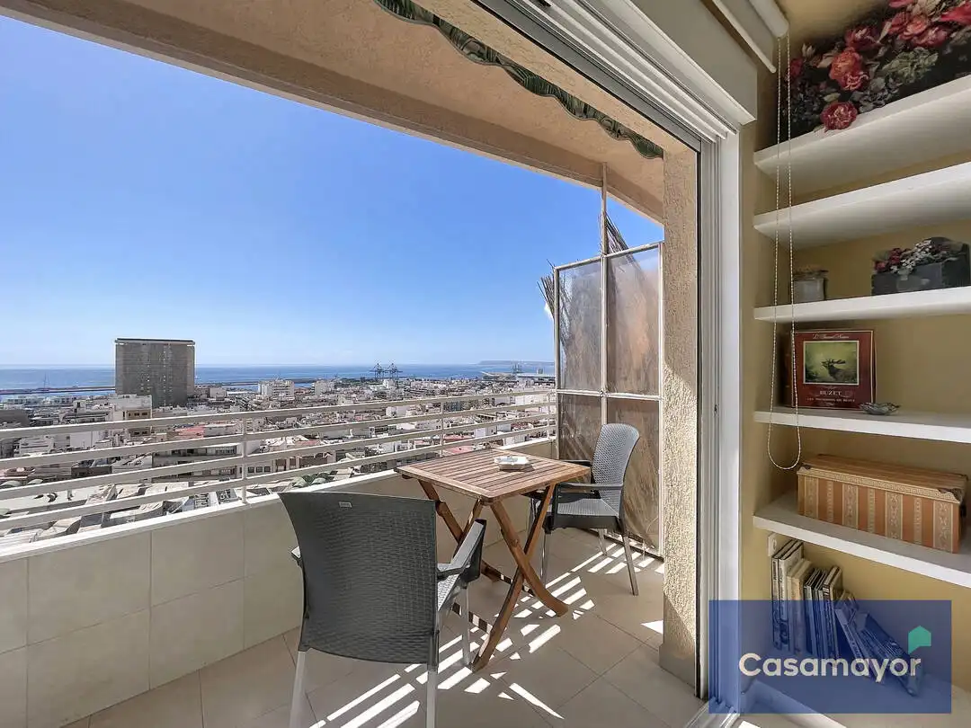 Piso con ascensor en venta en Calle Poeta Vila y Blanco, imagen 4