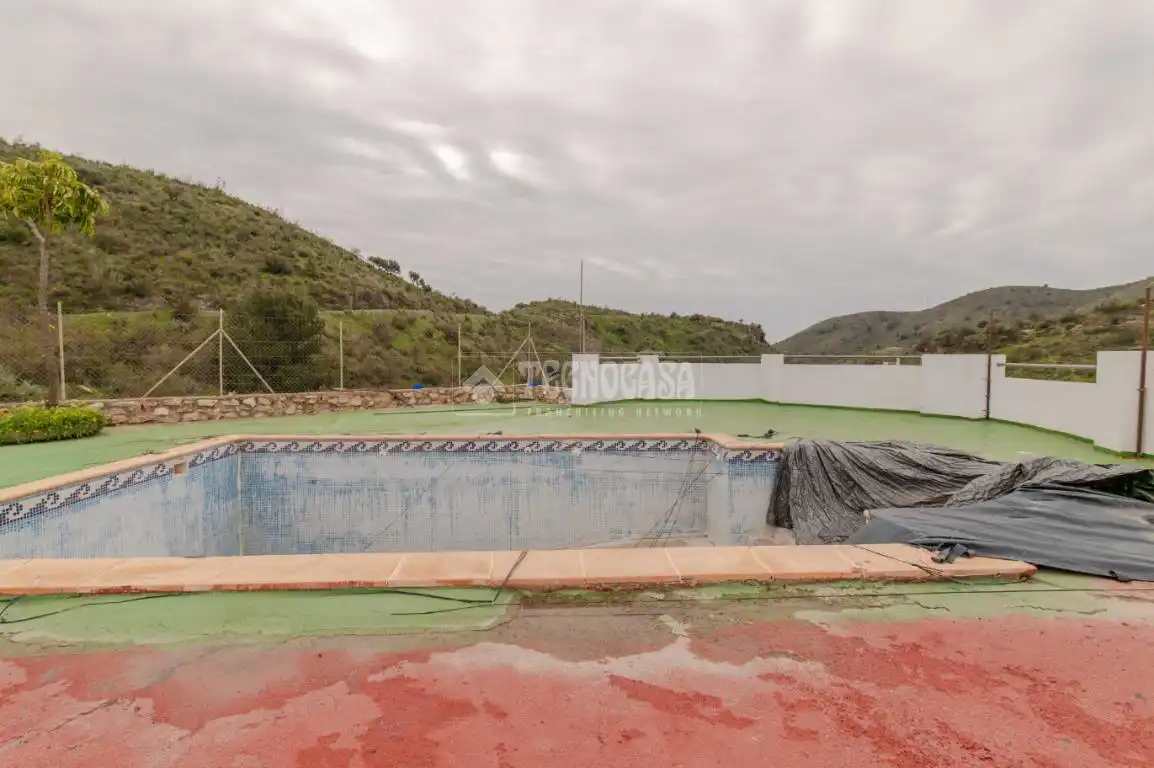 Piscina de Finca rústica en venda en Motril amb Terrassa