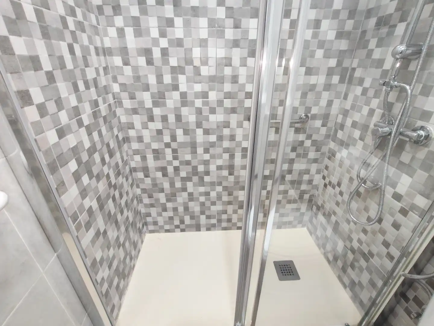 Baño de Piso en venta en Ripollet con Calefacción, Parquet y Terraza