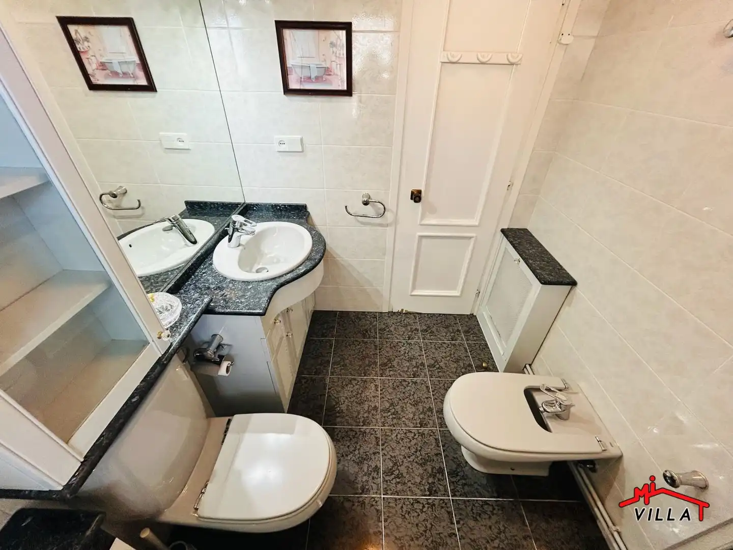 Baño de Piso en venta en Laredo con Calefacción, Terraza y Amueblado