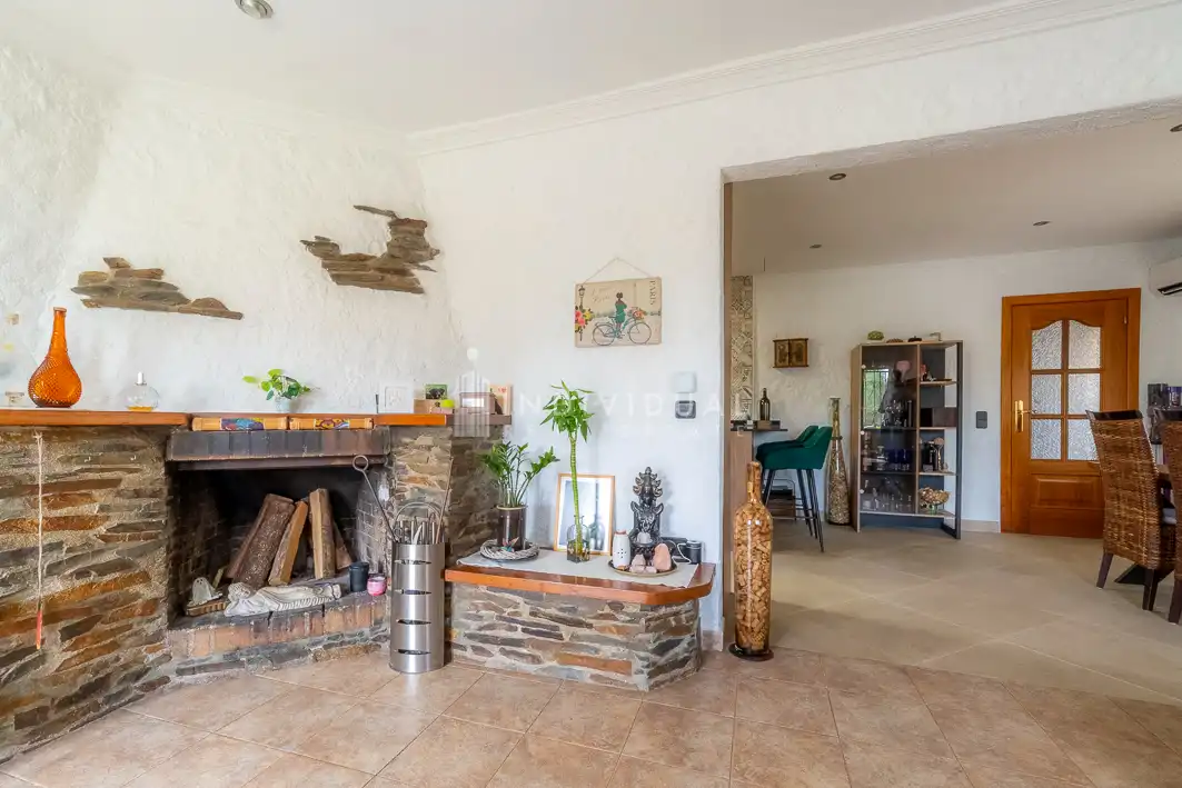 Sala d'estar de Casa o xalet en venda en Santa Eulàlia de Ronçana amb Aire condicionat, Calefacció i Jardí privat
