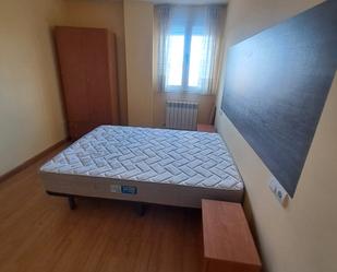 Bedroom of Flat to rent in Calvarrasa de Abajo  with Heating, Parquet flooring and Furnished