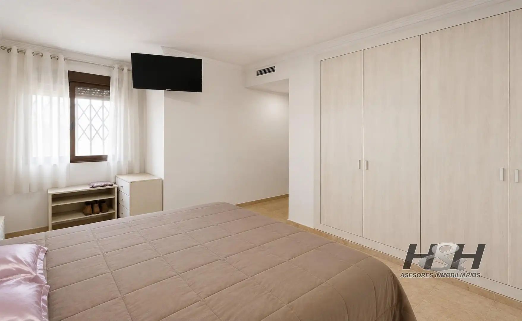 Habitación de Piso en venta en Burjassot con Aire acondicionado, Calefacción y Balcón