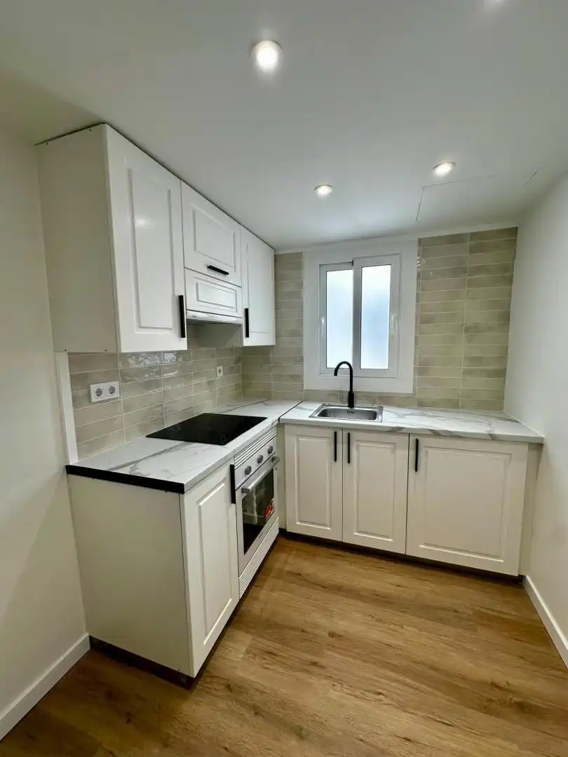 Flat with terrace for sale in Avenida del Parc, imagen 6