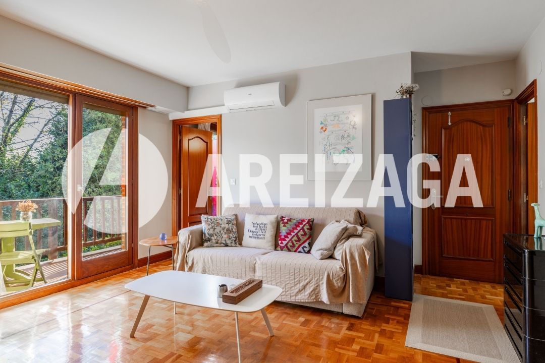 Dormitori de Pis en venda en Donostia - San Sebastián  amb Aire condicionat, Calefacció i Terrassa