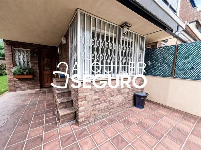 Exterior view of Houses for rent in Madrid  with Heating, Terrace and Storage room