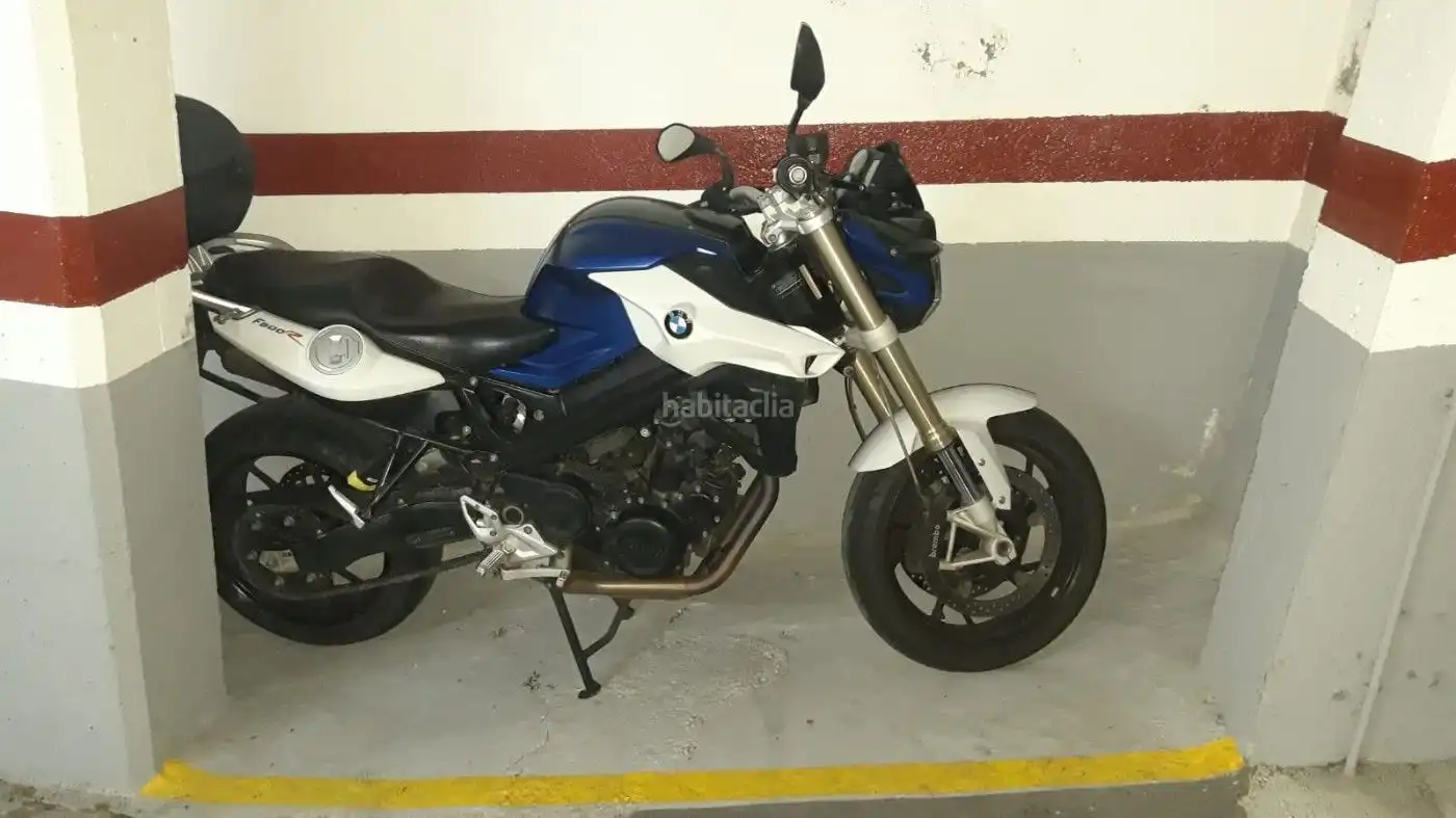 Moto in vendita a Carrer de Costa i Cuxart 27
