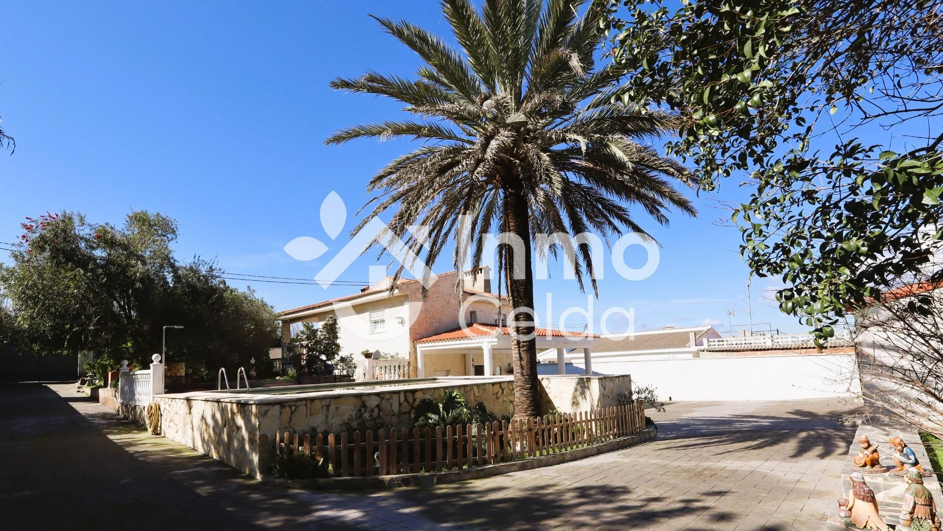 Vista exterior de Casa o chalet en venta en Torrent con Aire acondicionado, Jardín privado y Terraza