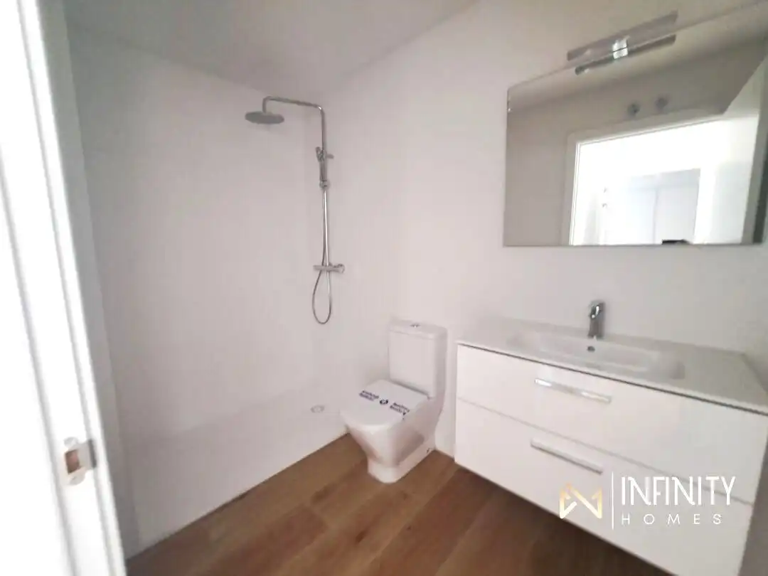 Badezimmer von Wohnung zur Miete in Barakaldo  mit Heizung, Terrasse und Abstellraum