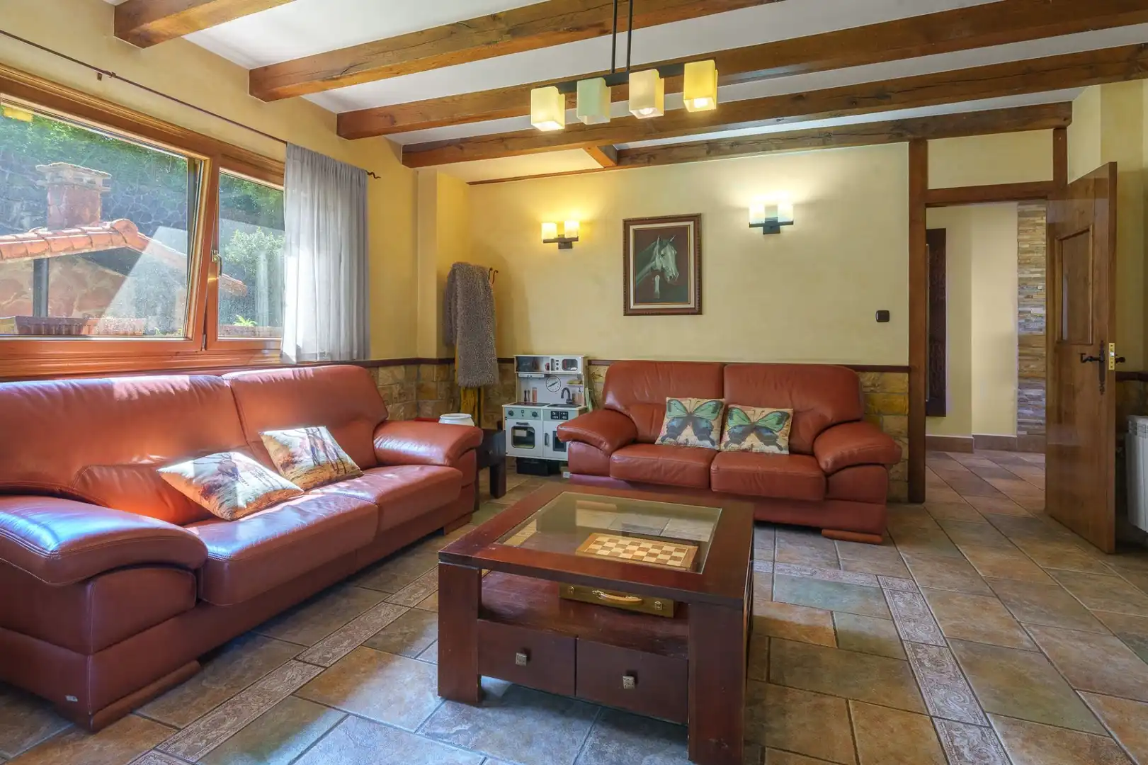 Sala de estar de Casa o chalet en venta en Elduain con Calefacción, Trastero y Amueblado