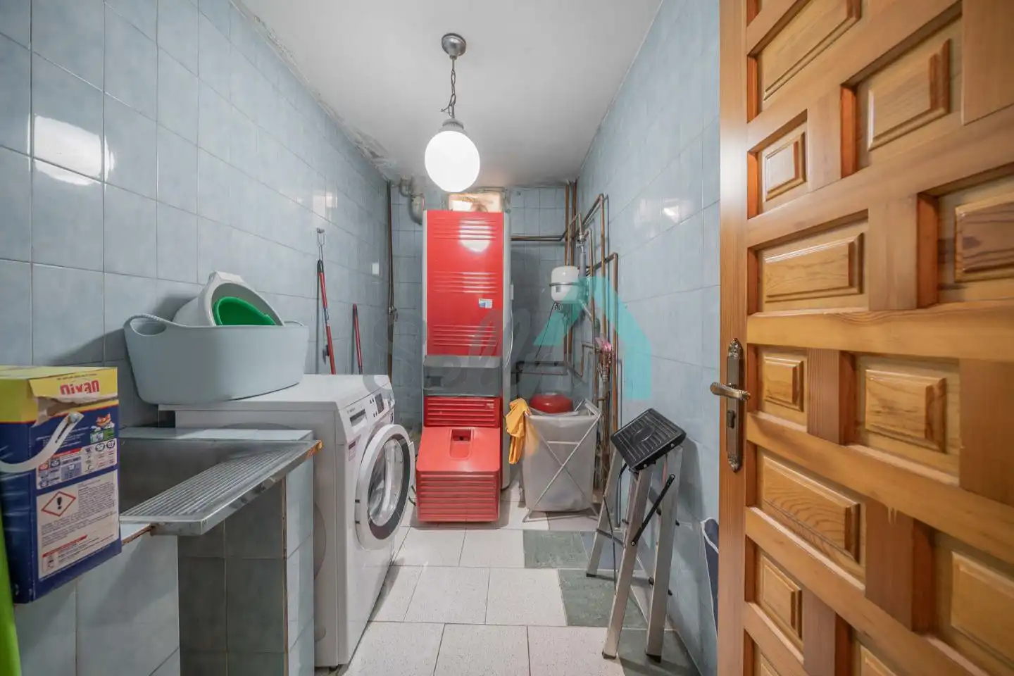 Cuina de Casa o xalet en venda en Oviedo  amb Calefacció, Jardí privat i Parquet