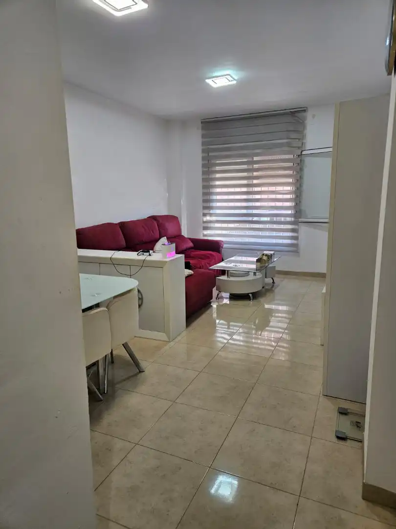Sala d'estar de Pis en venda en Roquetas de Mar amb Moblat