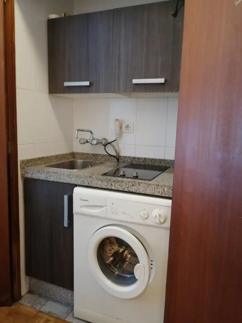 Cocina de Estudio de alquiler en Sevilla con Aire acondicionado, Terraza y Amueblado
