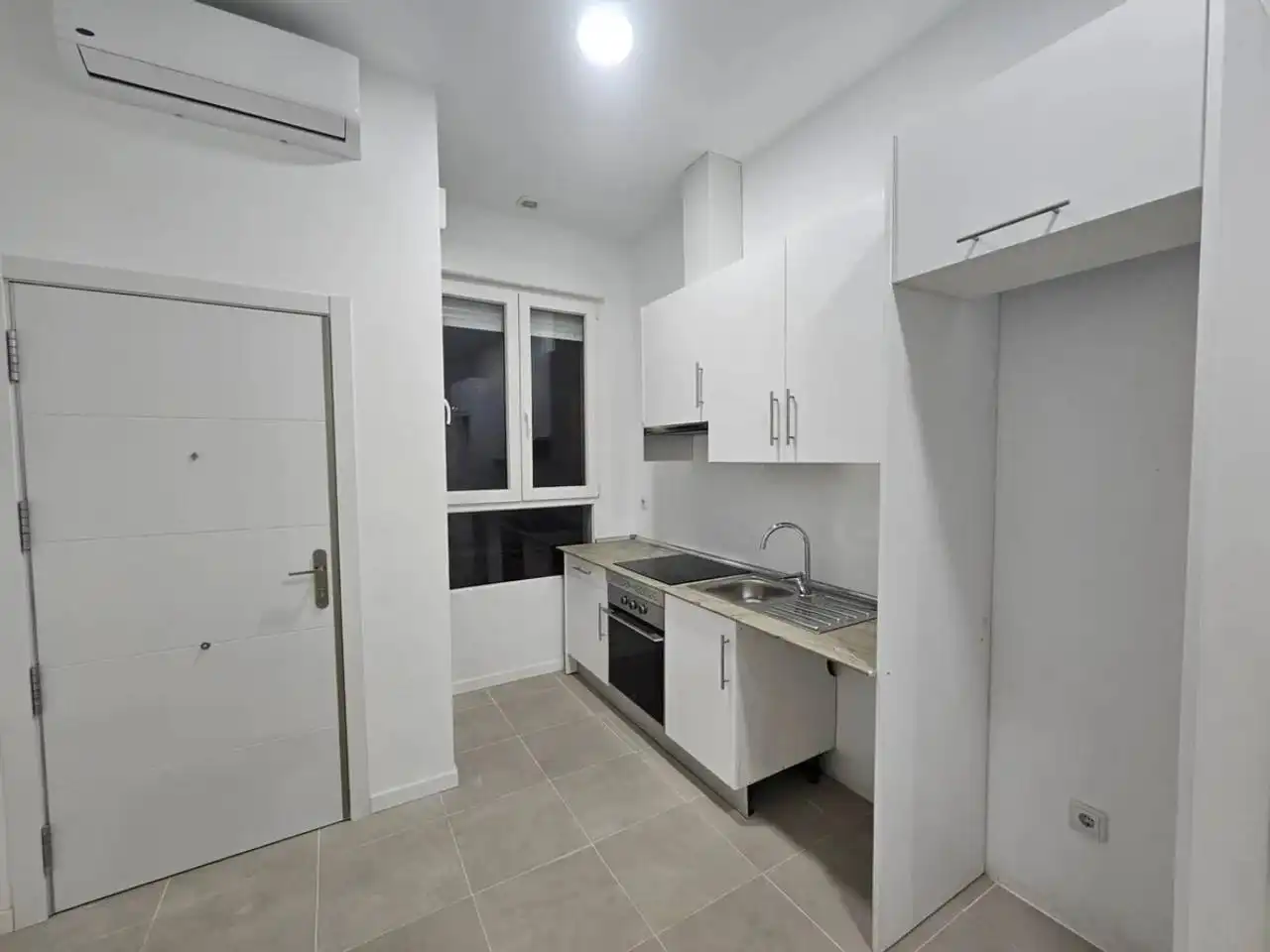 Cuina de Estudi en venda en Barcelona amb Aire condicionat, Calefacció i Parquet