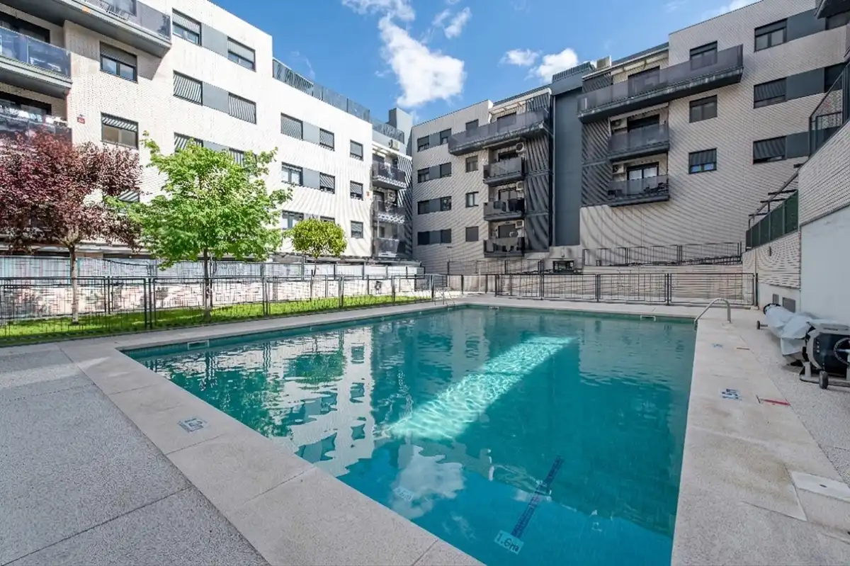 Schwimmbecken von Wohnung zum Verkauf in Arganda del Rey mit Klimaanlage, Heizung und Terrasse