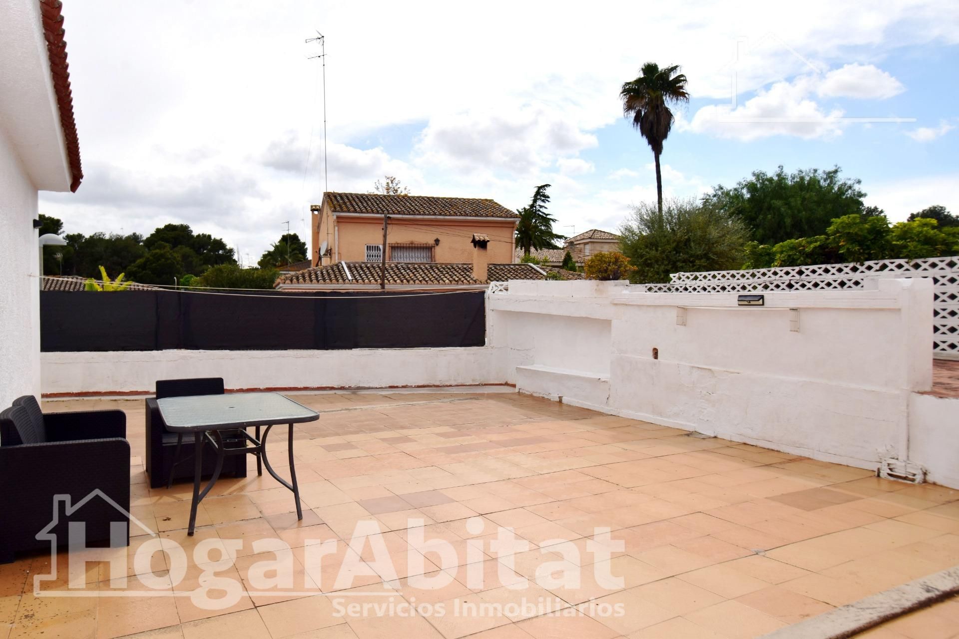 Terrassa de Casa o xalet en venda en Paterna amb Aire condicionat, Calefacció i Jardí privat