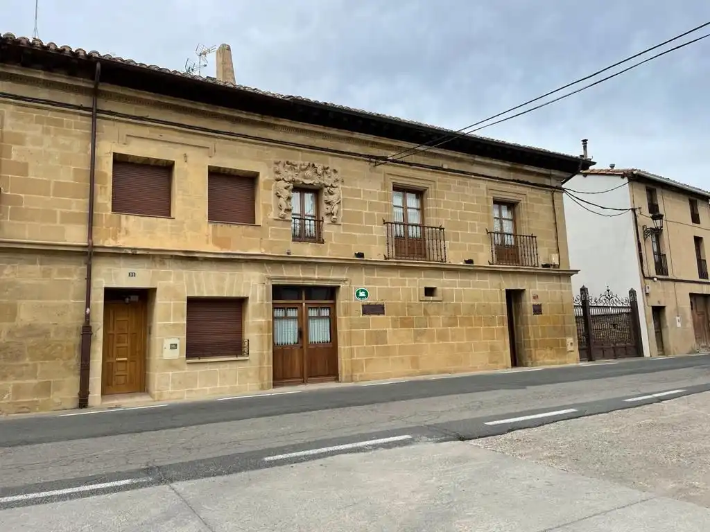 Country house zum Verkauf in Calle Mayor, Castañares de Rioja