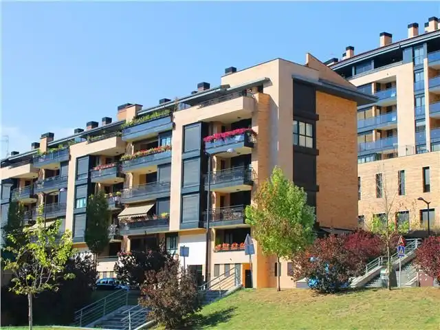 Außenansicht von Garage zum Verkauf in Arrasate / Mondragón