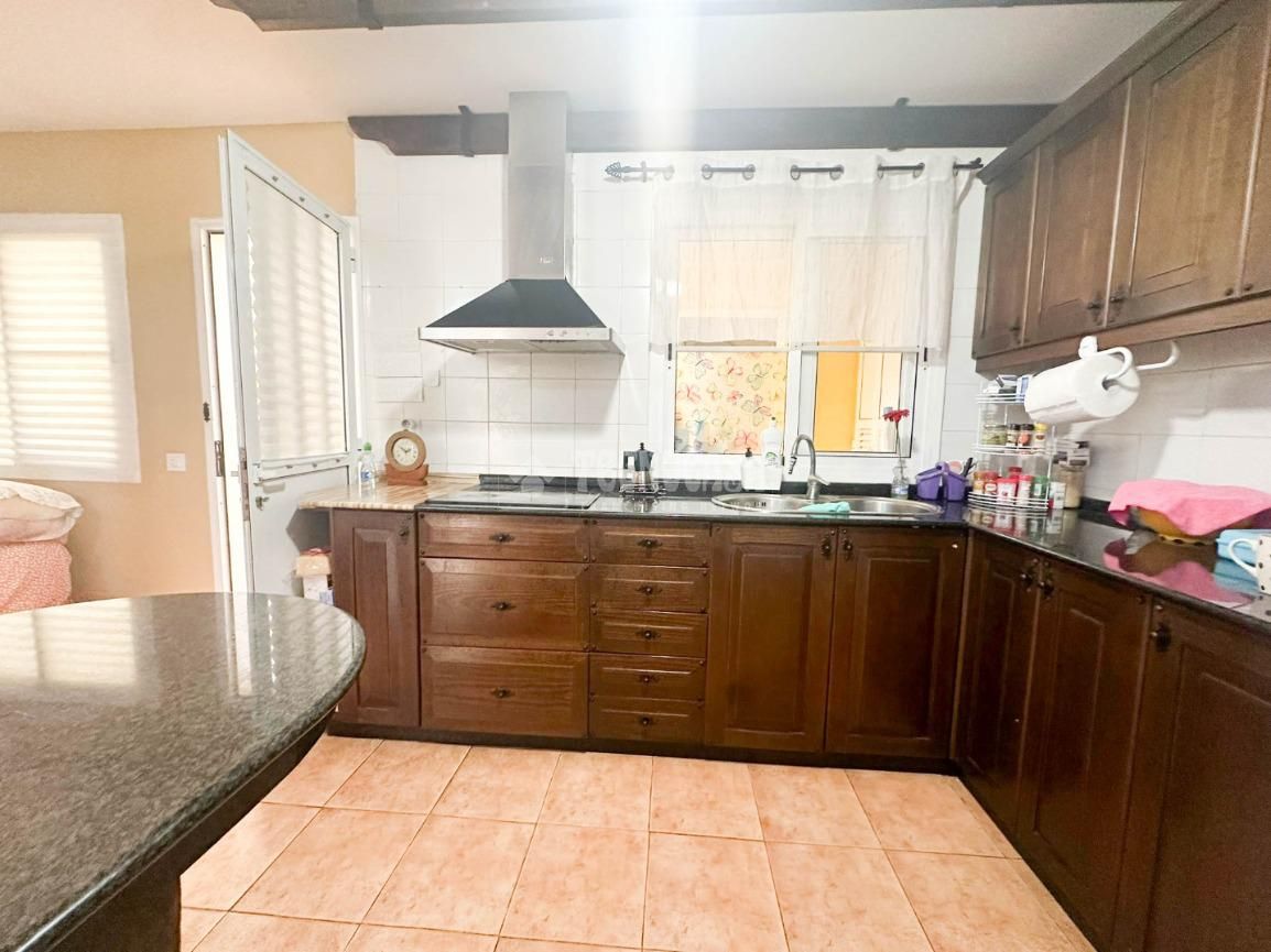 Cuina de Casa adosada en venda en Telde amb Terrassa