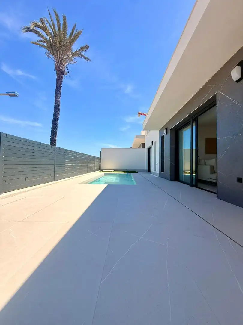 Casa o xalet en venda a Calle Torrevieja, San Agustín