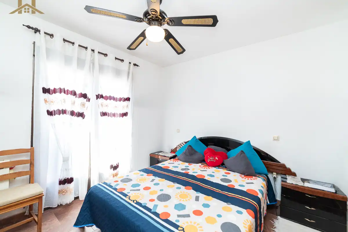 Schlafzimmer von Einfamilien-Reihenhaus zum Verkauf in Sevilla la Nueva