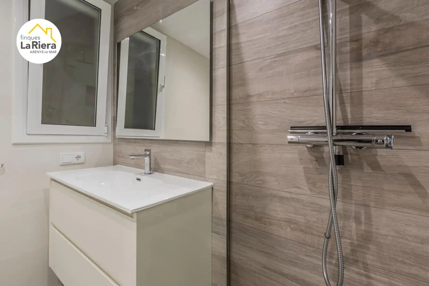 Baño de Piso en venta en Arenys de Mar con Calefacción, Amueblado y Balcón