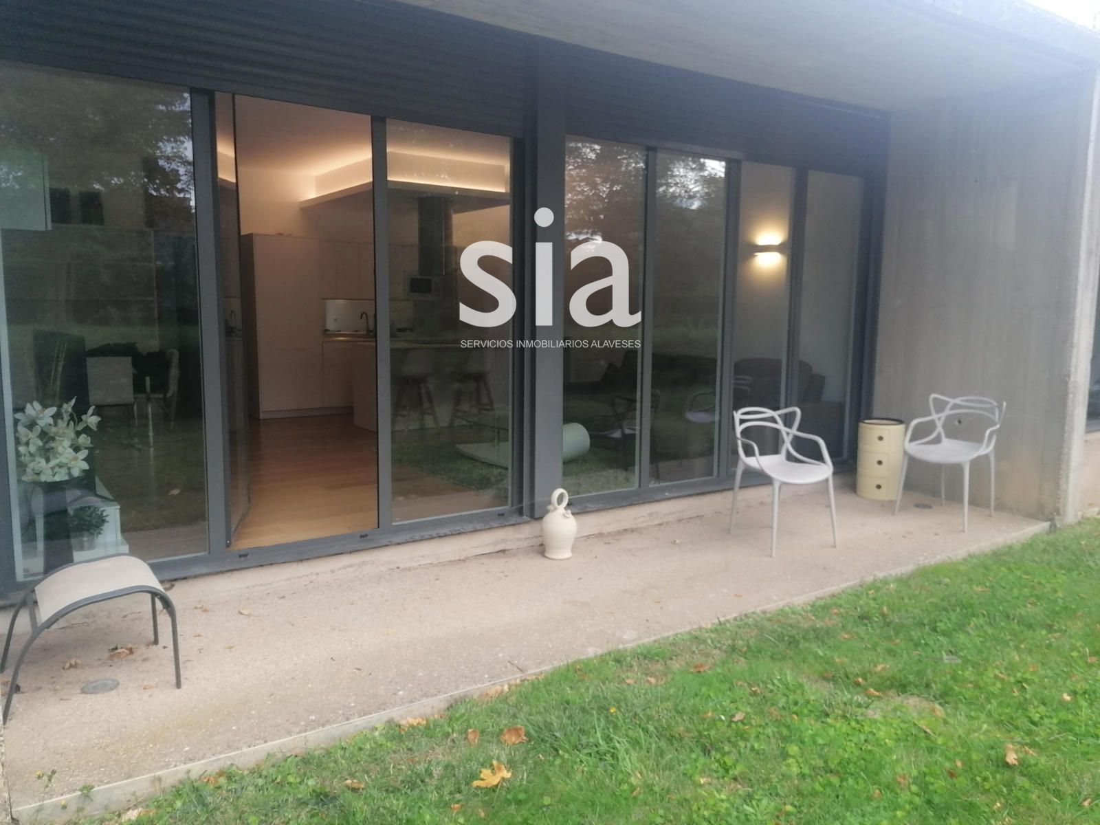 Vista exterior de Pis de lloguer en Vitoria - Gasteiz amb Calefacció, Jardí privat i Terrassa