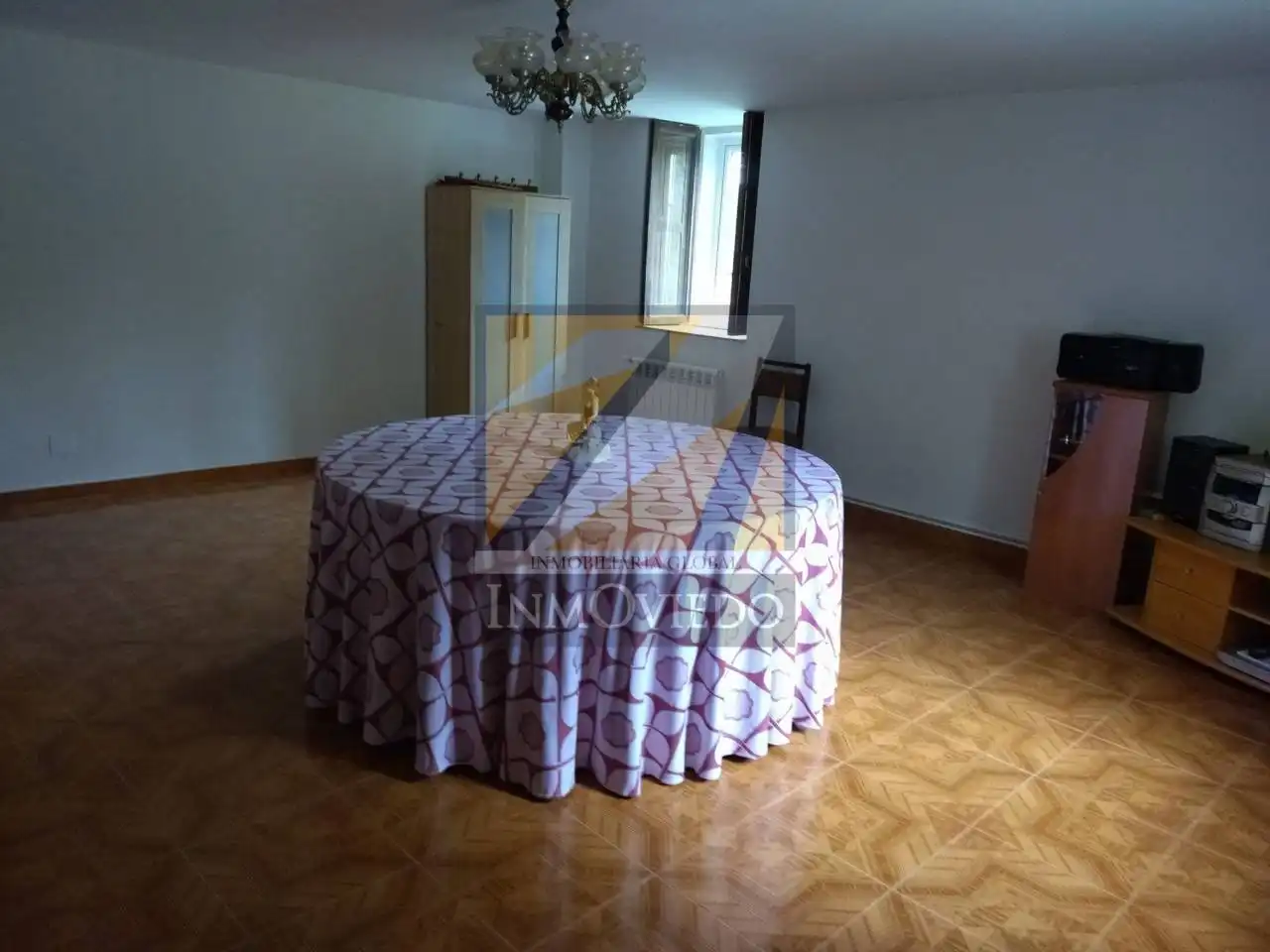 Menjador de Casa o xalet en venda en Cospeito amb Calefacció, Jardí privat i Parquet