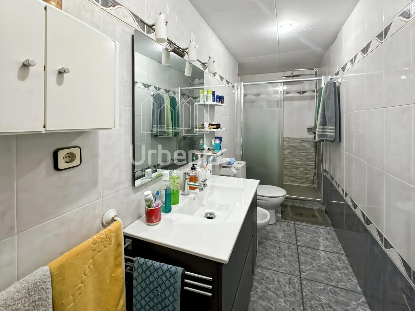 Bathroom of Flat for sale in Mataró  with Terrace and Furnished