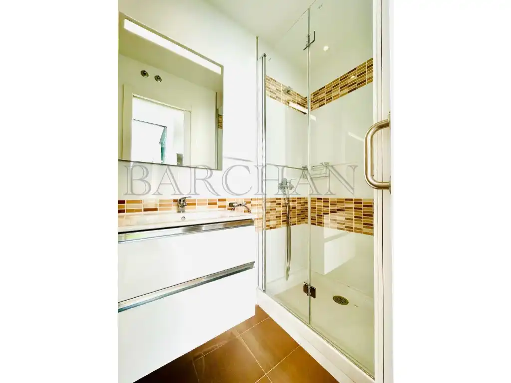 Baño de Piso para compartir en Villanueva de la Cañada