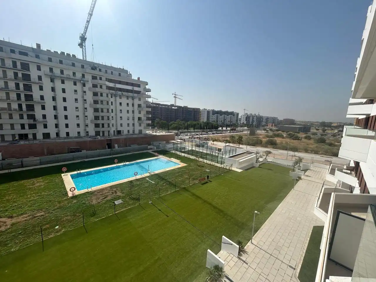 Swimming pool of Flat for rent in Dos Hermanas  with Air Conditioner and Terrace