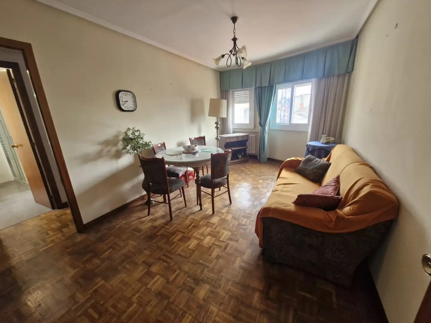 Living room of Flat for sale in Ourense Capital   with Heating, Parquet flooring and Terrace