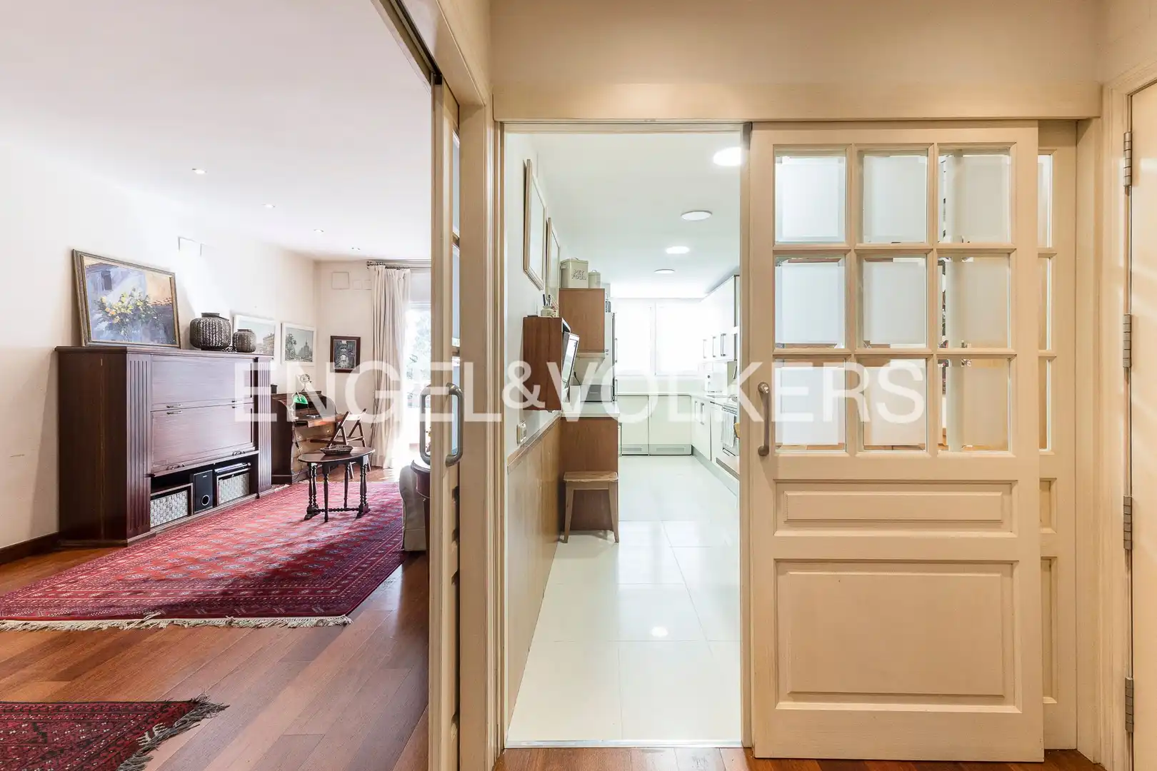 Flat for sale in Barcelona  with Air Conditioner, Heating and Furnished