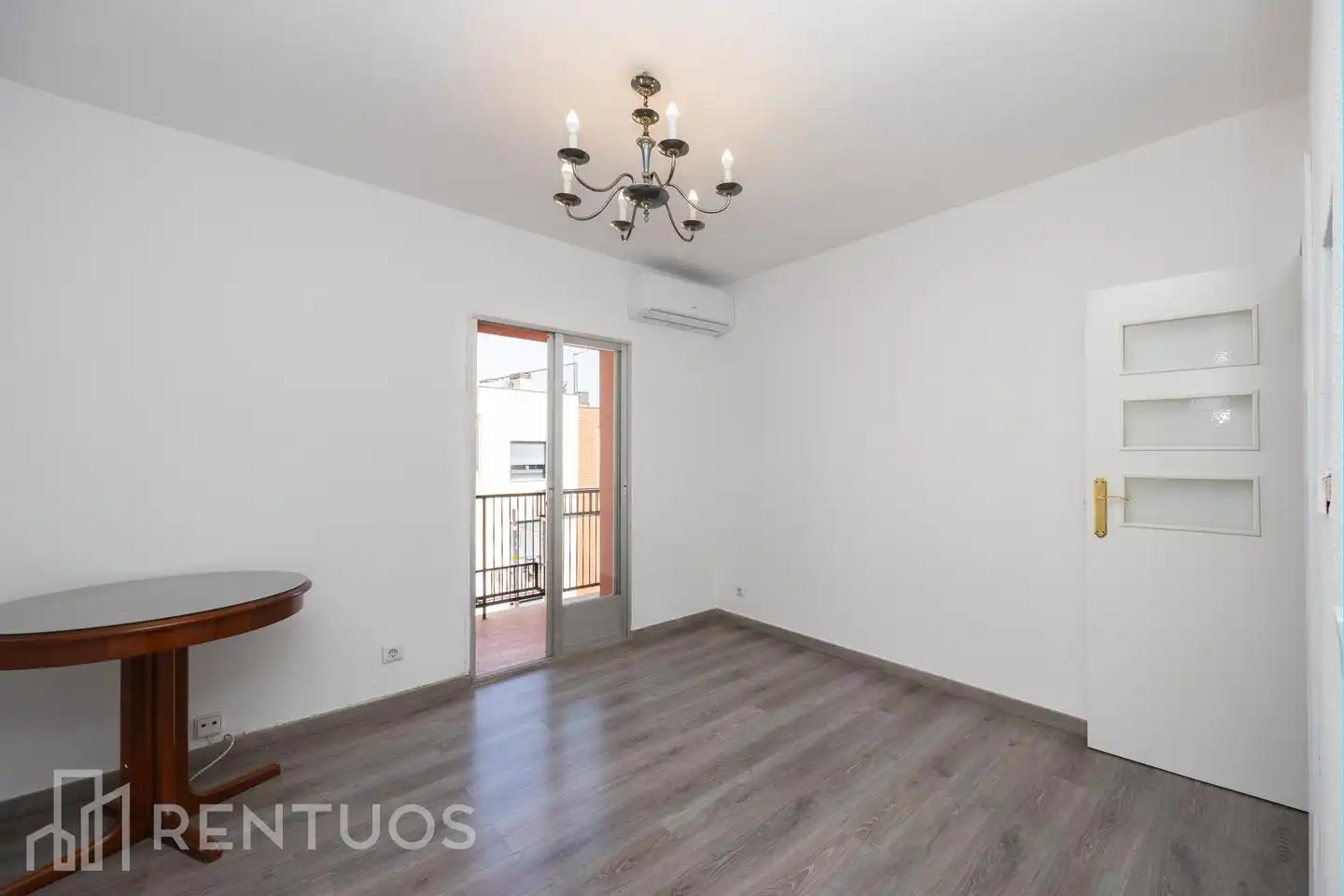 Dormitori de Pis de lloguer en  Madrid Capital amb Aire condicionat i Terrassa