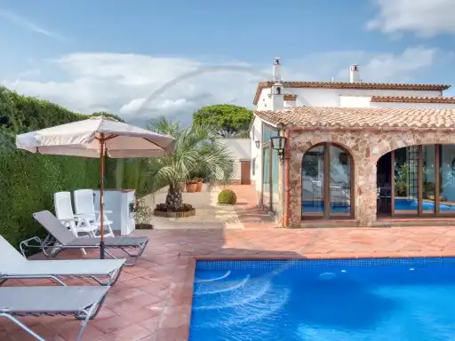 House with pool for sale in Avinguda de Platja d'Aro, imagen 4
