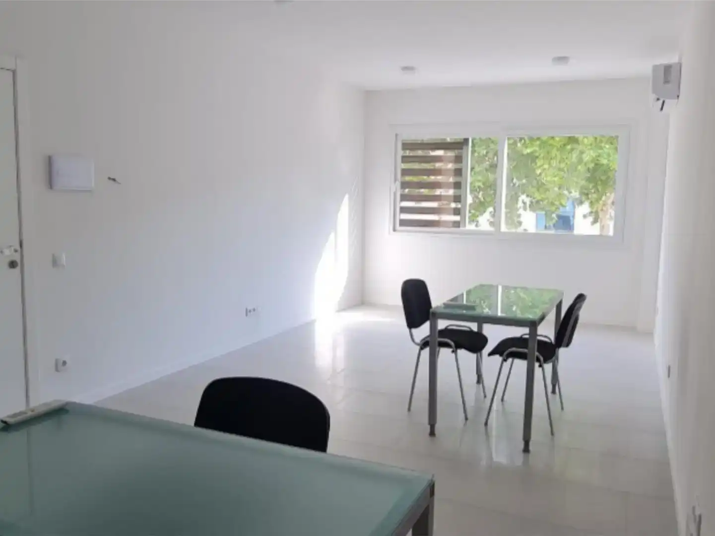 Esszimmer von Fabrikhallen zum Verkauf in Vilanova i la Geltrú