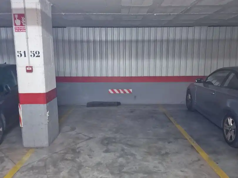 Parkplatz von Wohnung zur Miete in Teatinos - Universidad