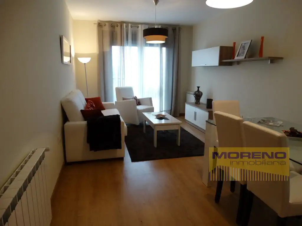 Sala de estar de Piso en venta en Sarria con TV