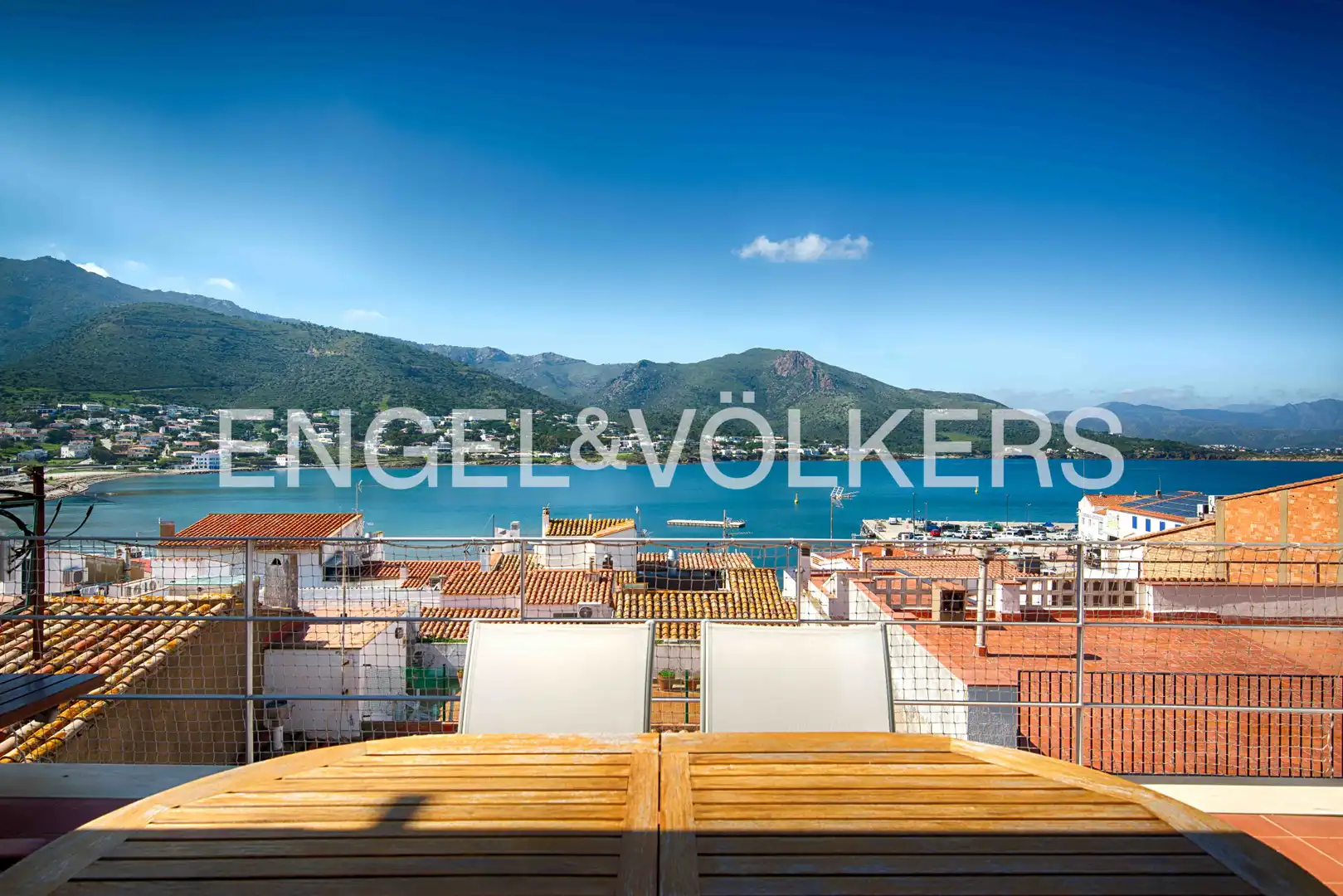 Vista exterior de Casa adosada en venda en El Port de la Selva amb Aire condicionat, Calefacció i Terrassa