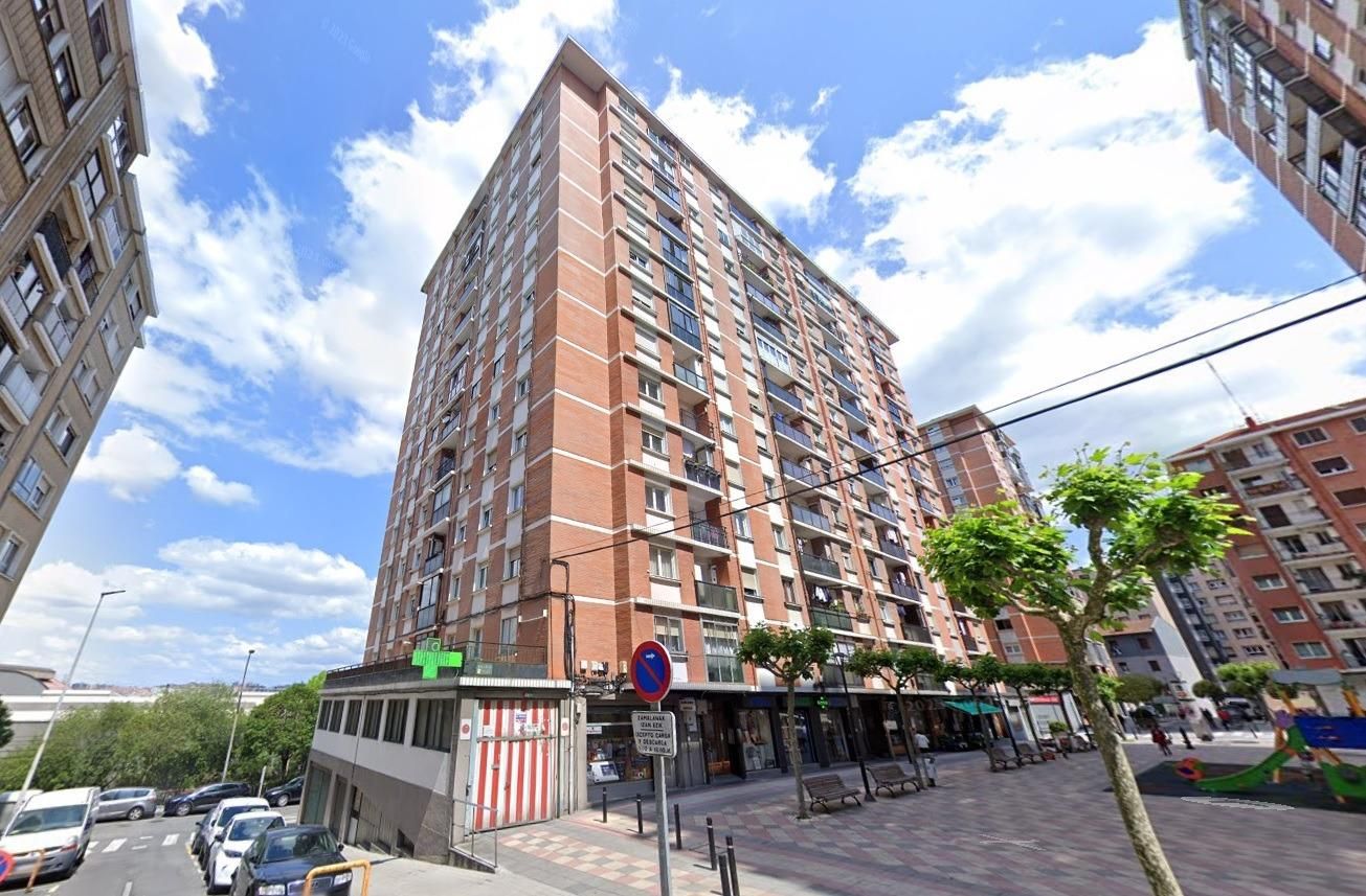 Exterior view of Garage for sale in Basauri 