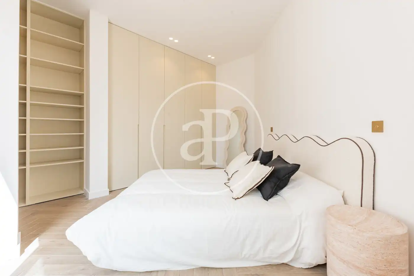 Bedroom of Flat for sale in Madrid  with Air Conditioner, Heating and Terrace