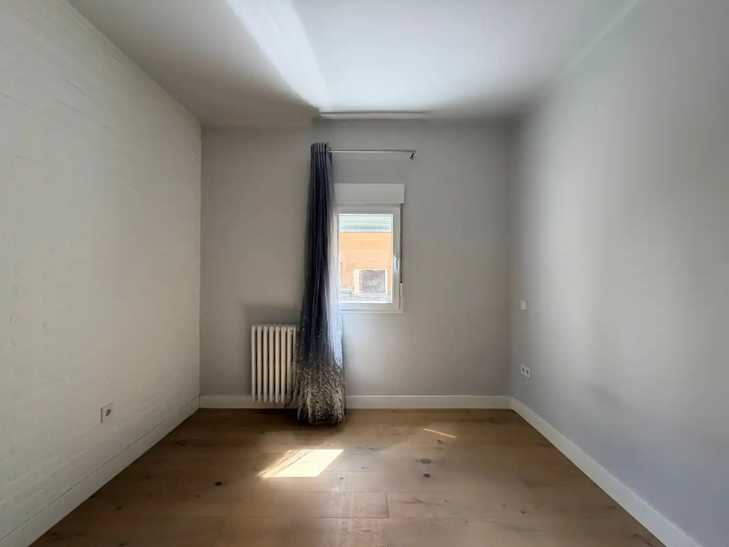 Bedroom of Flat for sale in Madrid  with Air Conditioner, Heating and Terrace