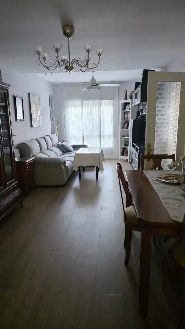 Sala d'estar de Casa adosada en venda en Mérida amb Aire condicionat