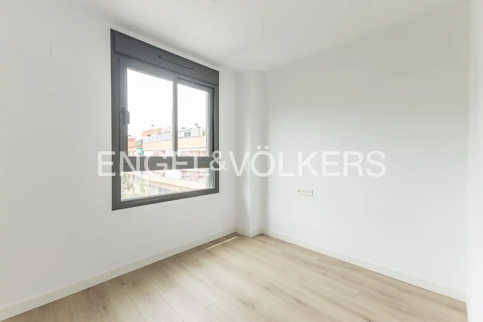 Bedroom of Flat for rent in Esplugues de Llobregat  with Air Conditioner, Heating and Parquet flooring