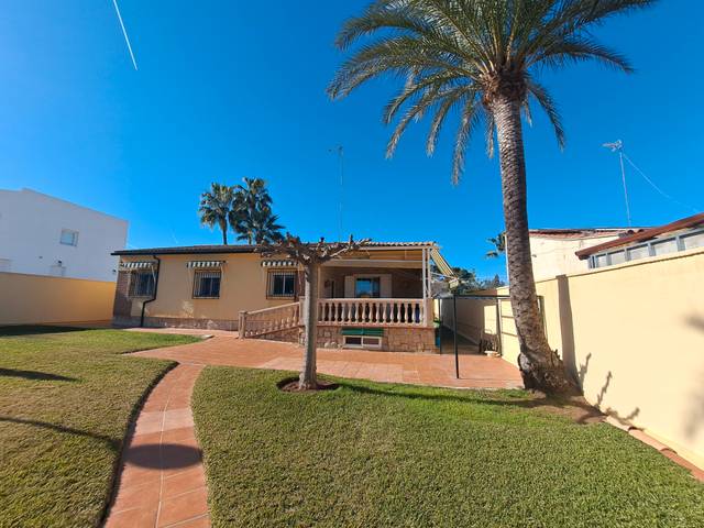 Casa-chalet en Venta en Montealegre